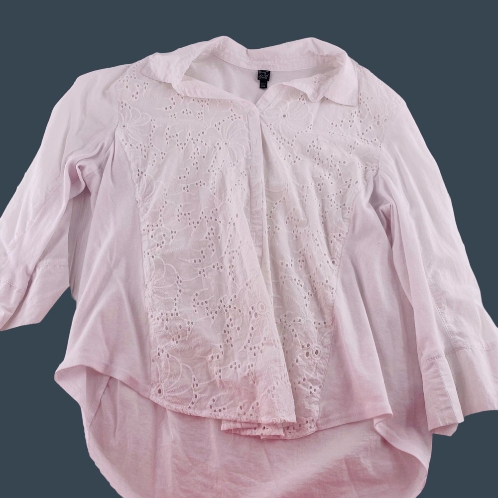 Grand & Greene Women's 2X White‎ Button-Up Blouse With Embroidered Front